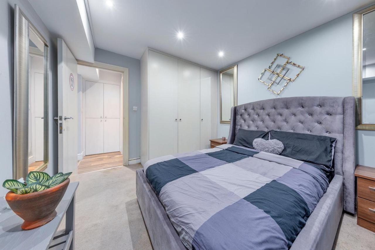 Elegant And Chic 2-Bedroom Basement Apartment In Paddington ロンドン エクステリア 写真